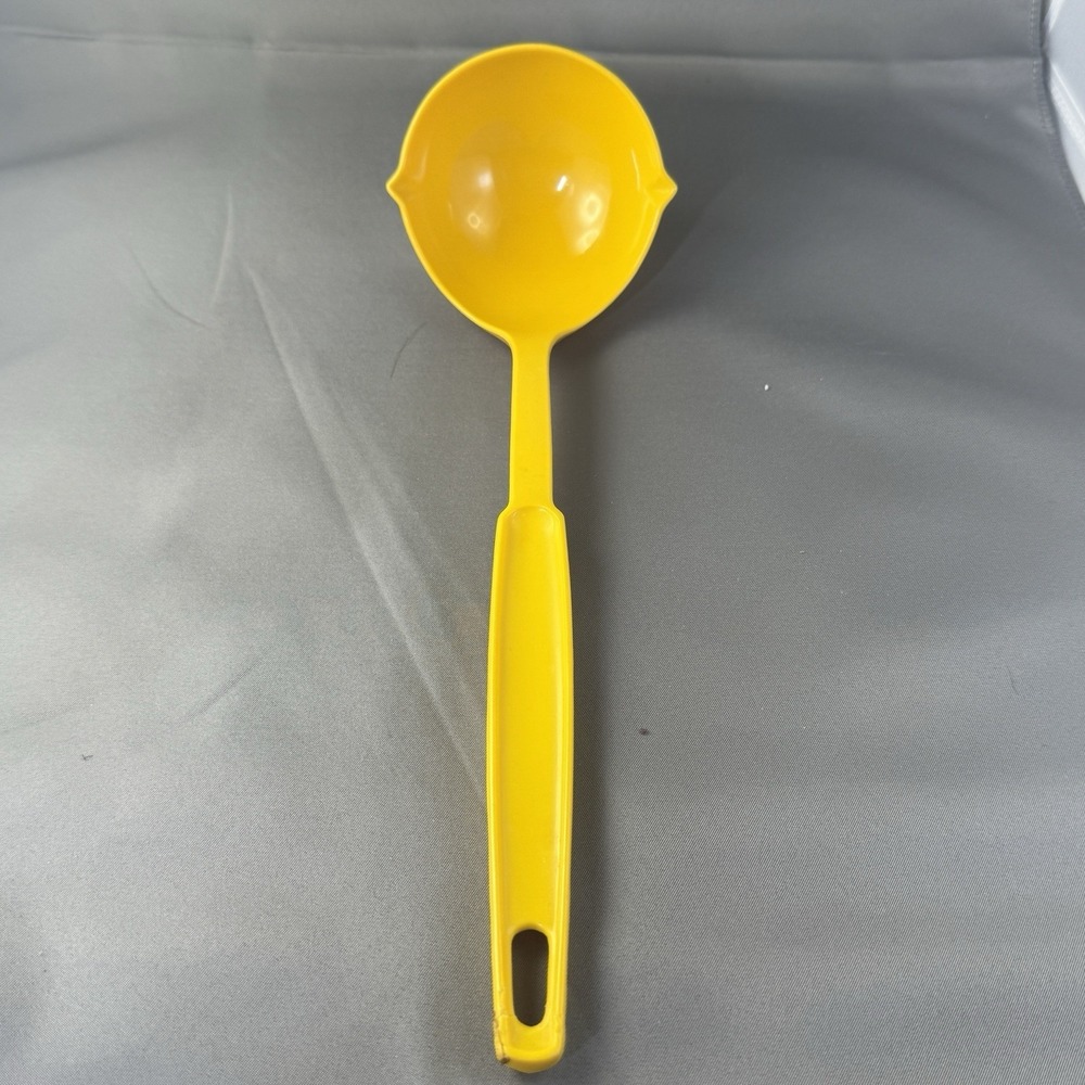 Vintage EKCO Yellow Plastic Soup Ladle –‎ Dual Pour Spout, Made in USA